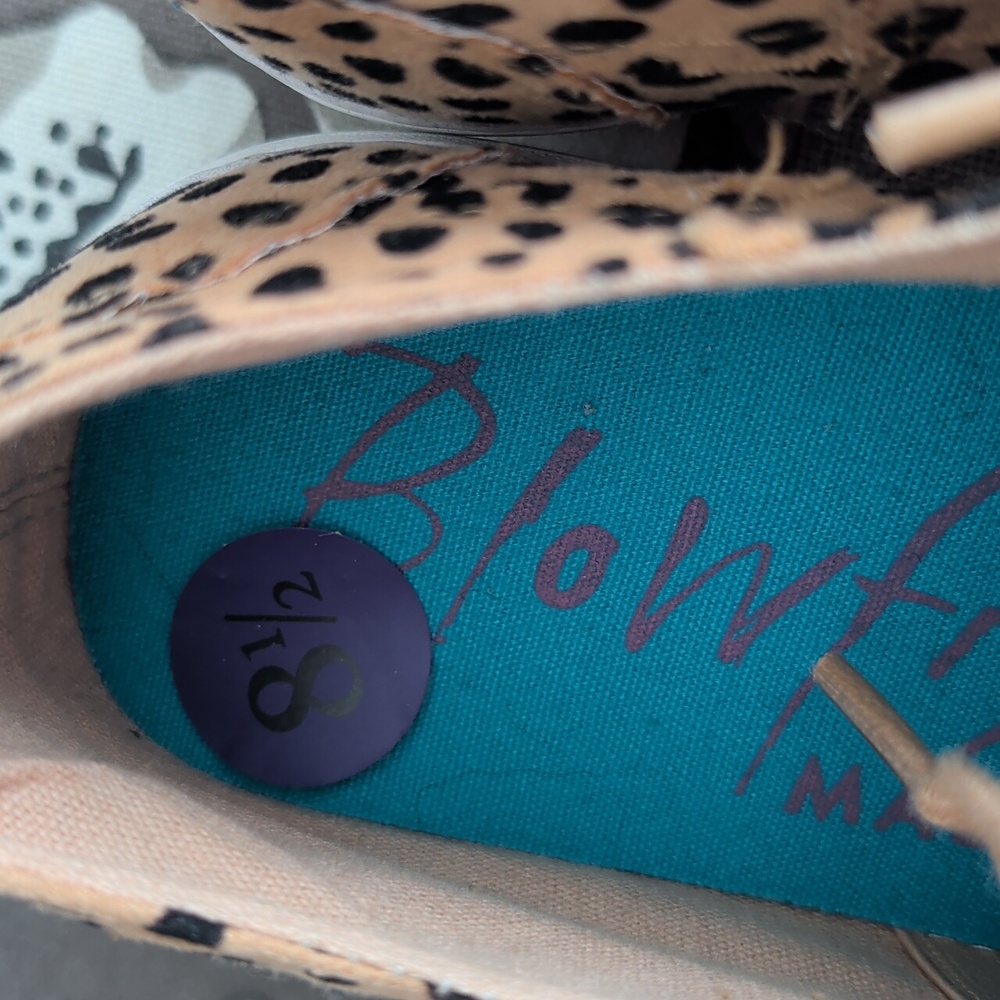 Nwt Blowfish Sneakers - Picture 2 of 3